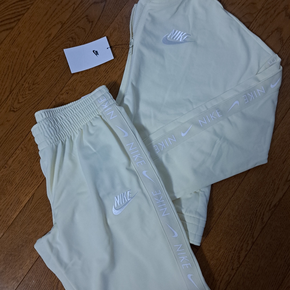 Nike XL Kids Pale Yellow/Cream Track Suit